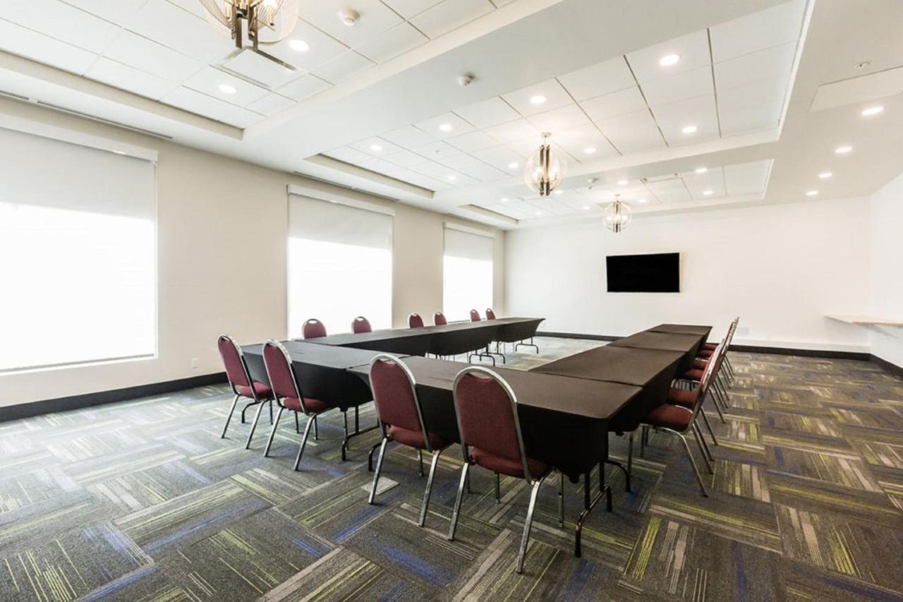 Holiday Inn Express & Suites Edmonton N - St Albert By Ihg Saint Albert Ngoại thất bức ảnh