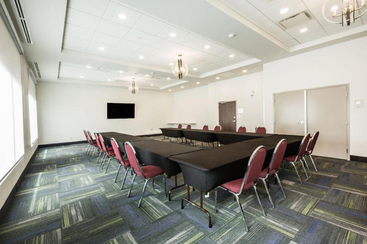 Holiday Inn Express & Suites Edmonton N - St Albert By Ihg Saint Albert Ngoại thất bức ảnh